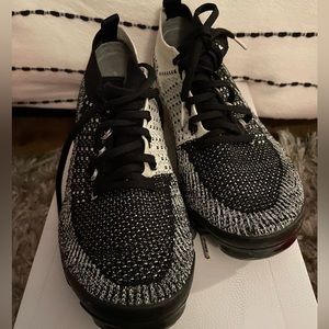 Nike Flyknit VaporMax 2 Oreo Size 7 Mens